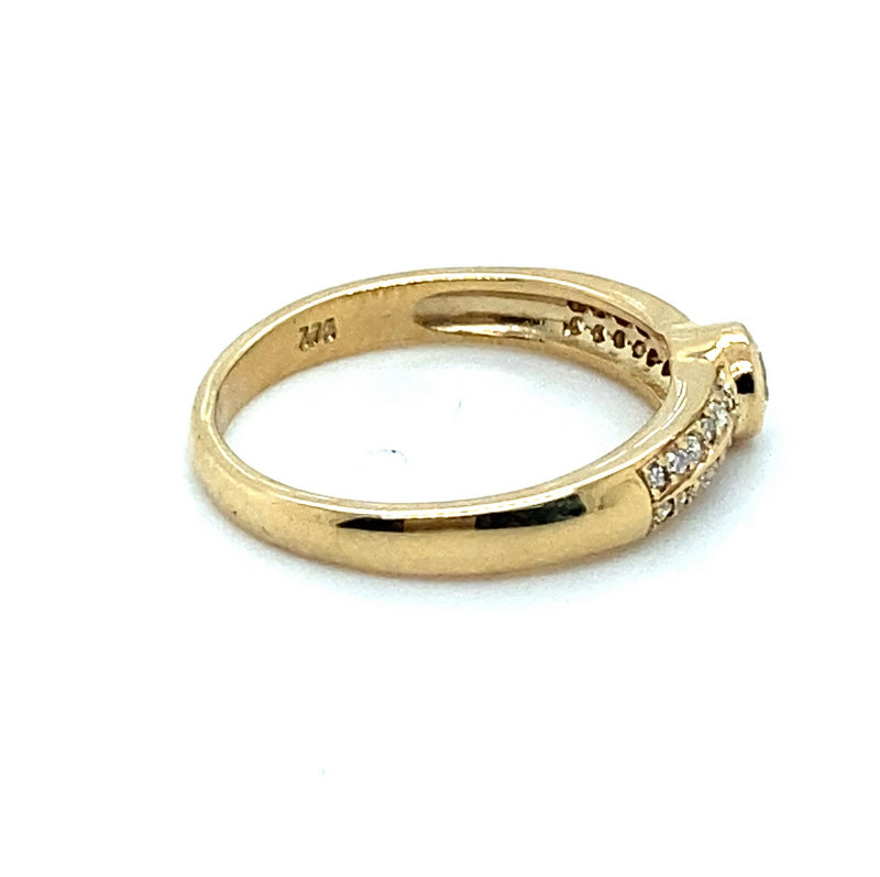 9CT YELLOW GOLD THICKENED TOP STYLE DIAMOND DRESS RING VALUED @ $1899