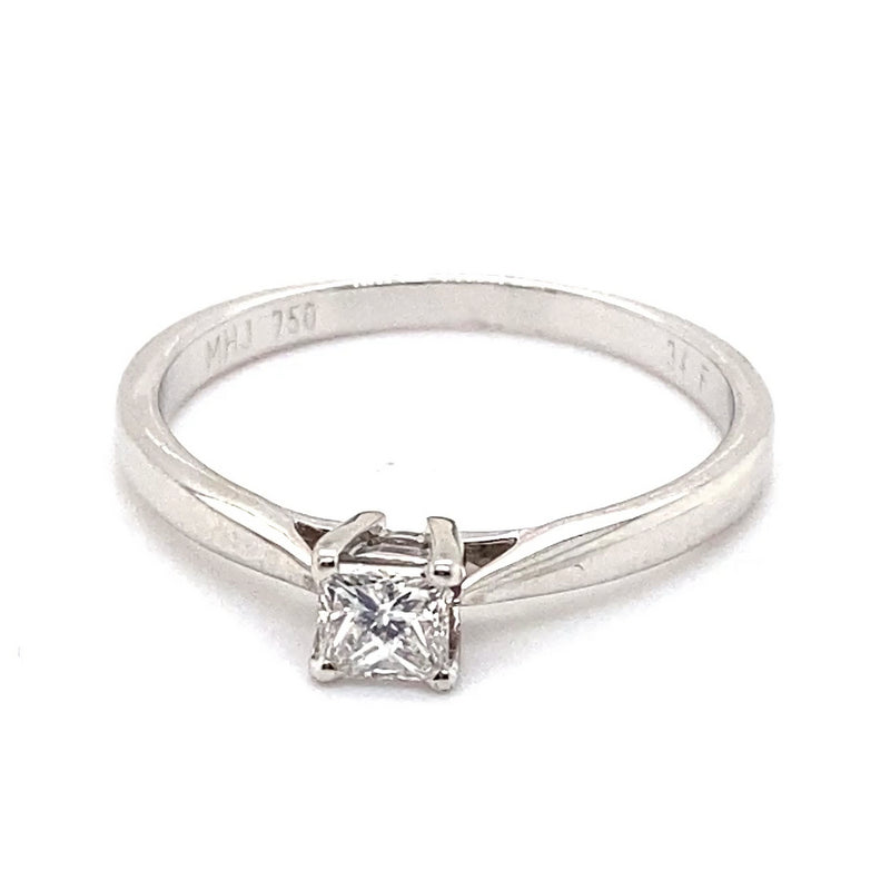 18CT WHITE GOLD POINTED SHOULDER DIAMOND DRESS RING VALUED @ $3299