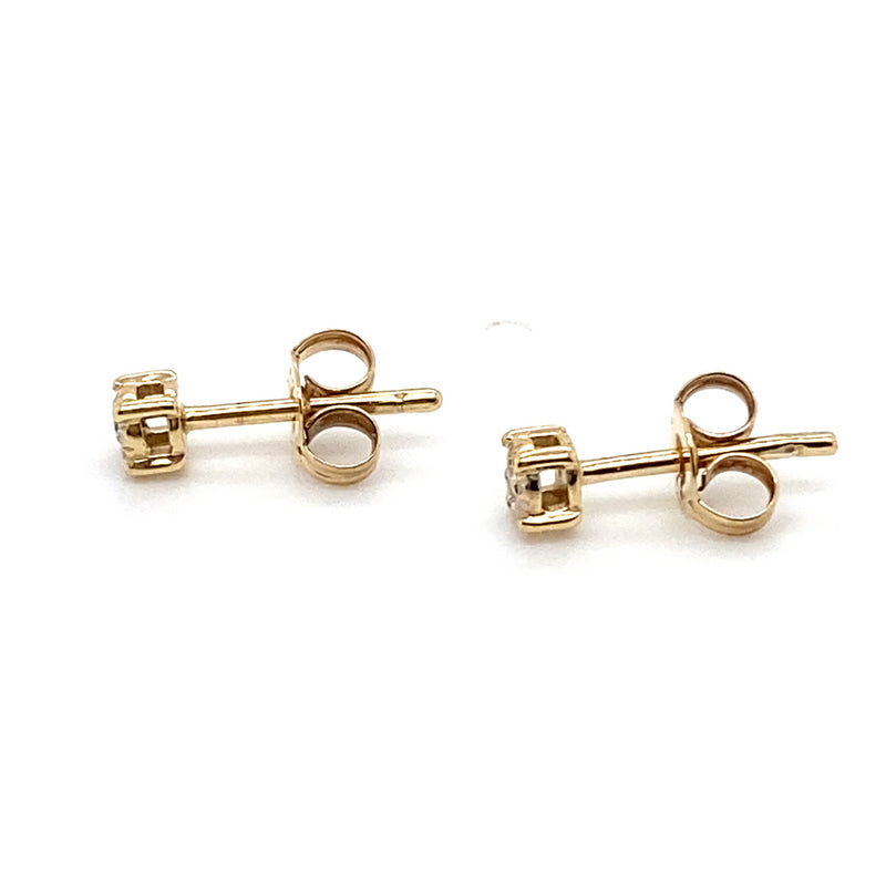 9CT YELLOW GOLD DIAMONDS ILLUSION SET IN STUD EARRINGS