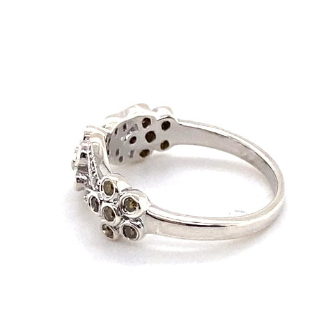 SILVER RING WITH TREATED & WHITE DIAMONDS IN FLOWER PATTERN  TW 3.2g