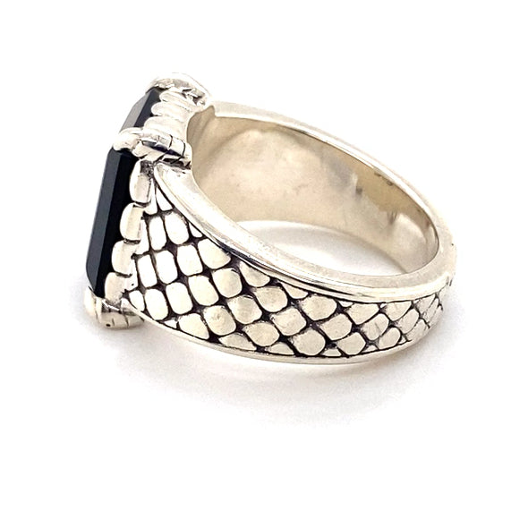 SILVER ONYX RING WITH SCALE PATTERN BAND TW 17.3g