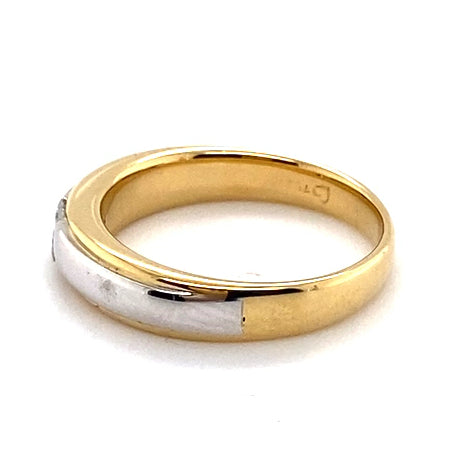 18CT YELLOW AND WHITE GOLD HAMMER SET DIAMOND MENS DRESS RING VALUED @ $3599