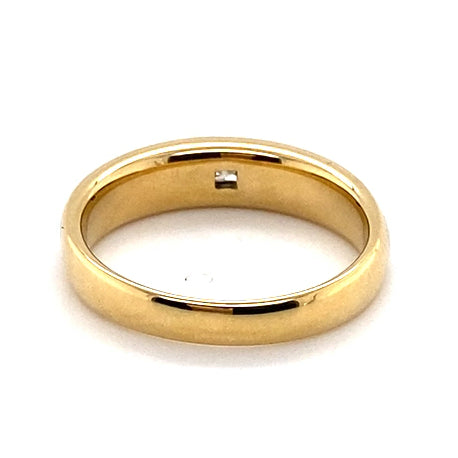 18CT YELLOW AND WHITE GOLD HAMMER SET DIAMOND MENS DRESS RING VALUED @ $3599