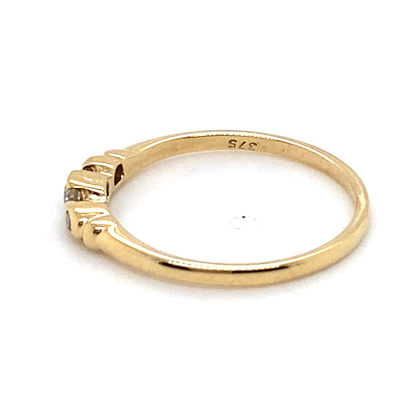 9CT YELLOW GOLD DIAMONDS SEMI BEZEL SET IN RAISED TRILOGY SETTING DRESS RING