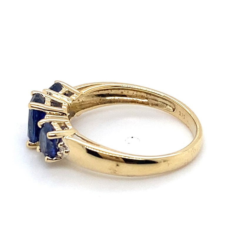 9CT YELLOW GOLD DIAMONDS & SYNTHETIC SAPPHIRES SET IN TRILOGY SETTING RING