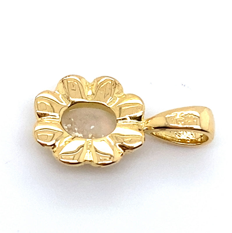 14CT YELLOW GOLD CABOCHON CUT OPAL IN FLOWER SHAPED PENDANT