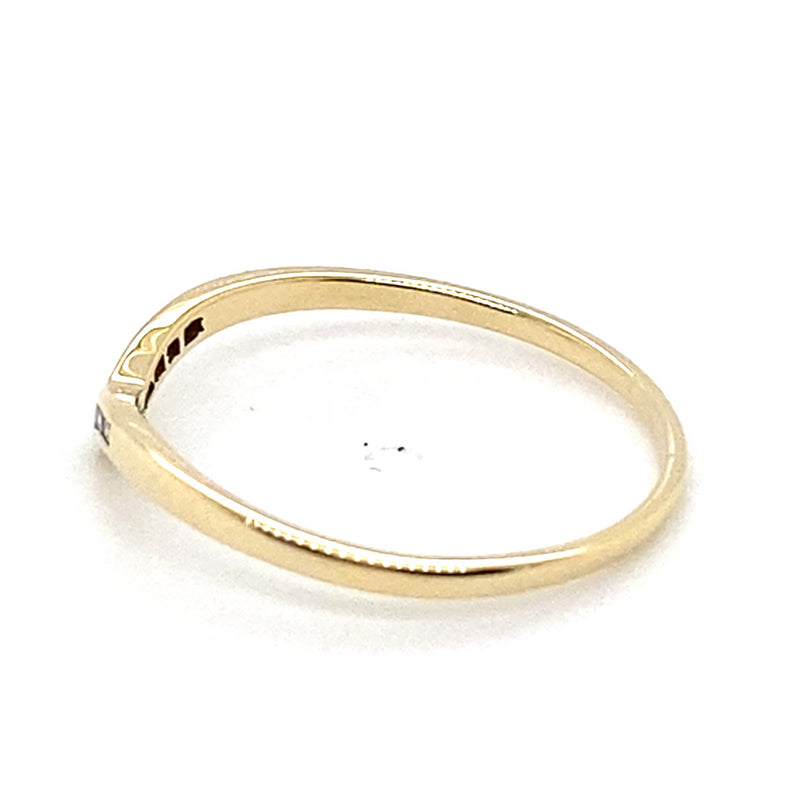 9CT YELLOW GOLD DIAMONDS CHANNEL SET IN THE V SHAPED RING
