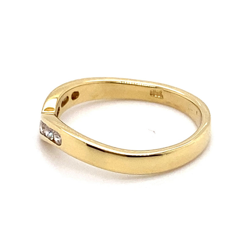18CT YELLOW GOLD V PATTERN DIAMOND DRESS RING VALUED @ $1699