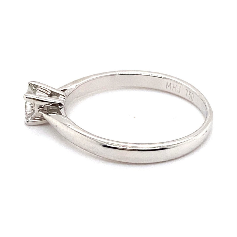 18CT WHITE GOLD POINTED SHOULDER DIAMOND DRESS RING VALUED @ $3299