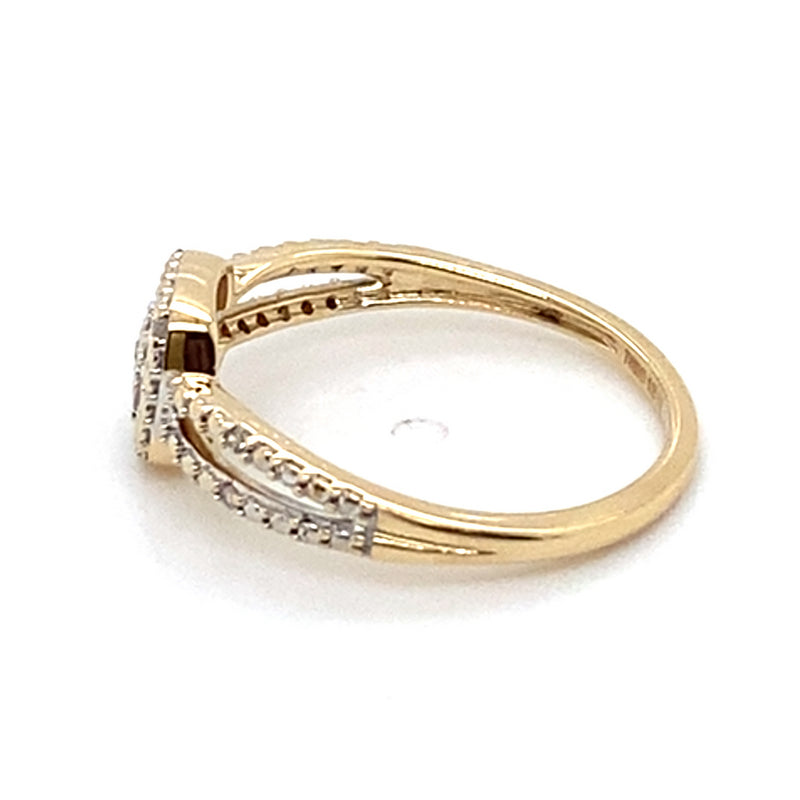 9CT YELLOW GOLD DIAMONDS SET IN CLUSTER & SPLIT SHOULDER DRESS RING