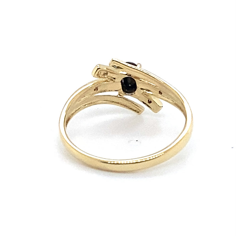 9CT YELLOW GOLD DIAMOND & SAPPHIRE SET IN CROSS OVER SHOULDER DRESS RING
