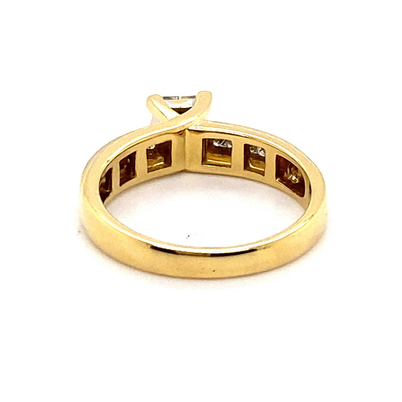 18CT YELLOW & WHITE GOLD DIAMOND DRESS RING VALUED @ $4599