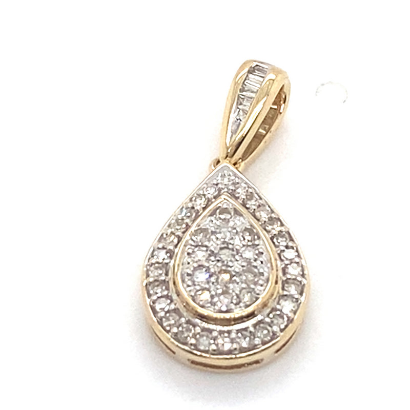 9CT YELLOW GOLD PEAR SHAPE DIAMOND CLUSTER PENDANT