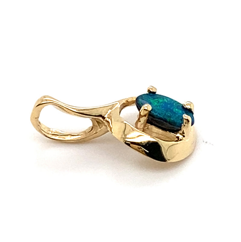 9CT YELLOW GOLD CABOCHON CUT BLACK OPAL PENDANT