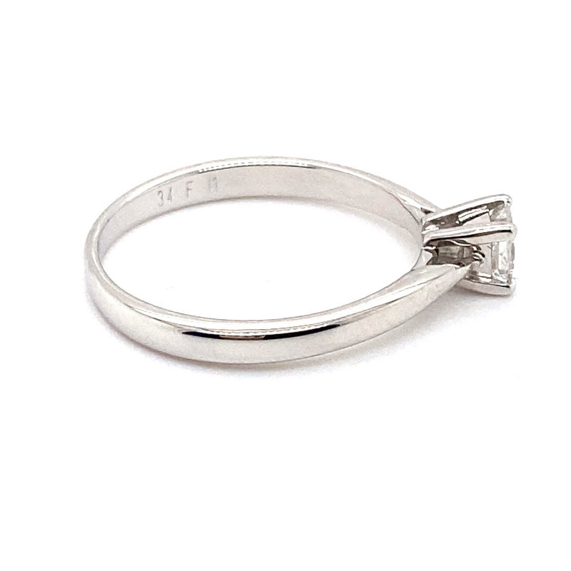18CT WHITE GOLD POINTED SHOULDER DIAMOND DRESS RING VALUED @ $3299