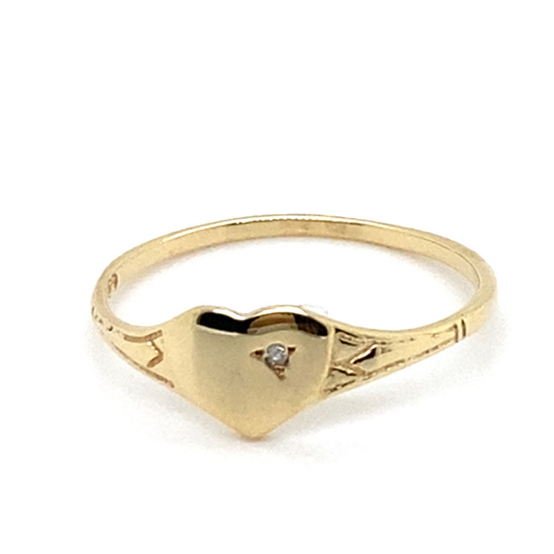 9CT YELLOW GOLD DIAMOND SET IN HEART SHAPE SIGNET RING