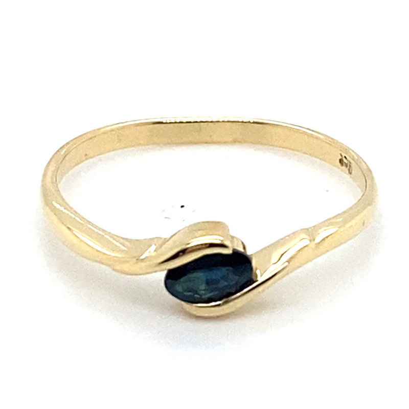 9CT YELLOW GOLD OVAL CUT SAPPHIRE SEMI BEZEL SET DRESS RING
