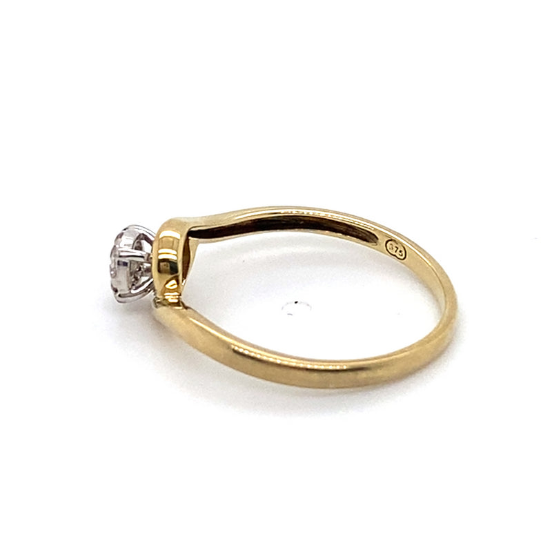 9CT YELLOW & WHITE GOLD DIAMONDS SET IN RAISED CLUSTER DRESS RING