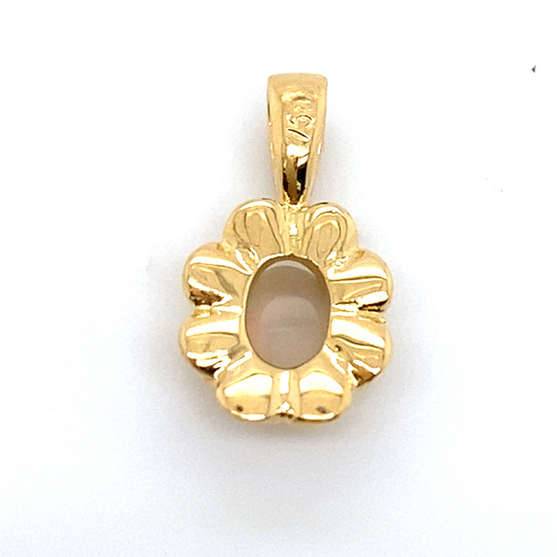 14CT YELLOW GOLD CABOCHON CUT OPAL IN FLOWER SHAPED PENDANT