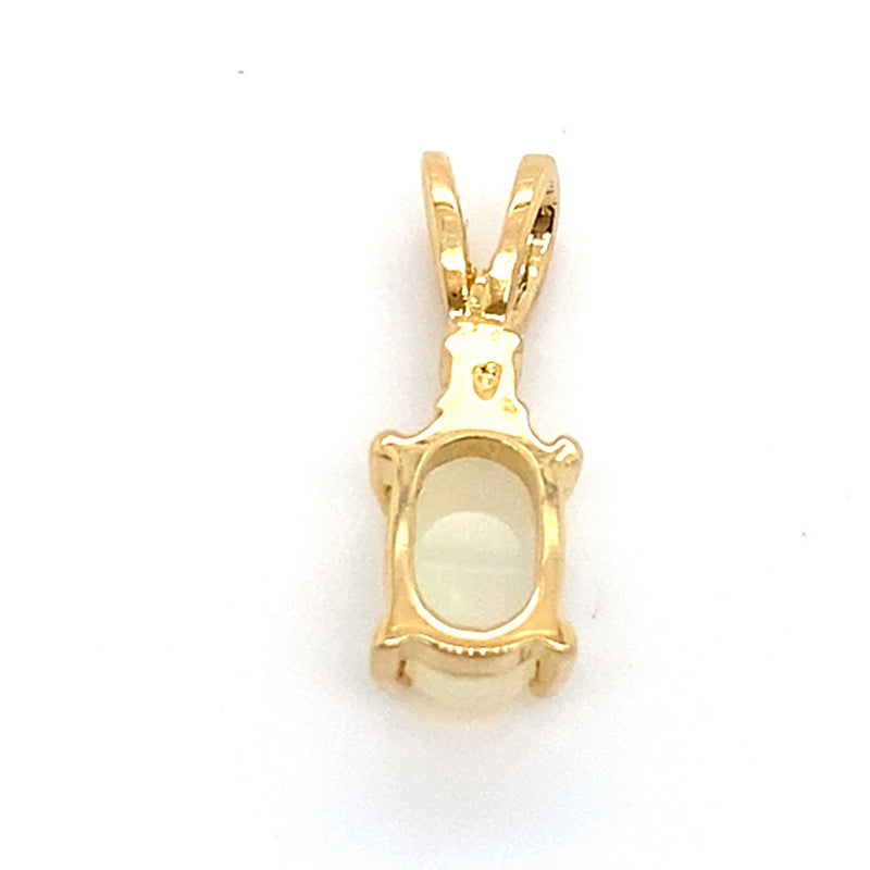 14CT YELLOW GOLD CABOCHON CUT OPAL & DIAMOND PENDANT