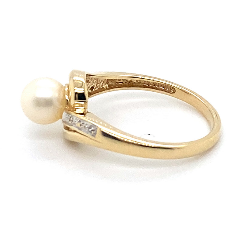 9CT YELLOW GOLD CULTURED PEARL AND DIAMOND DRESS RING