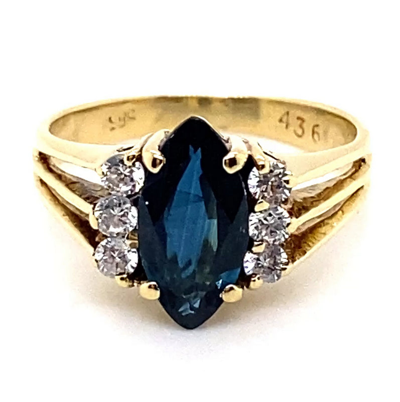 14CT YELLOW GOLD SPLIT SHOULDER SAPPHIRE DRESS RING VALUED @ $3299