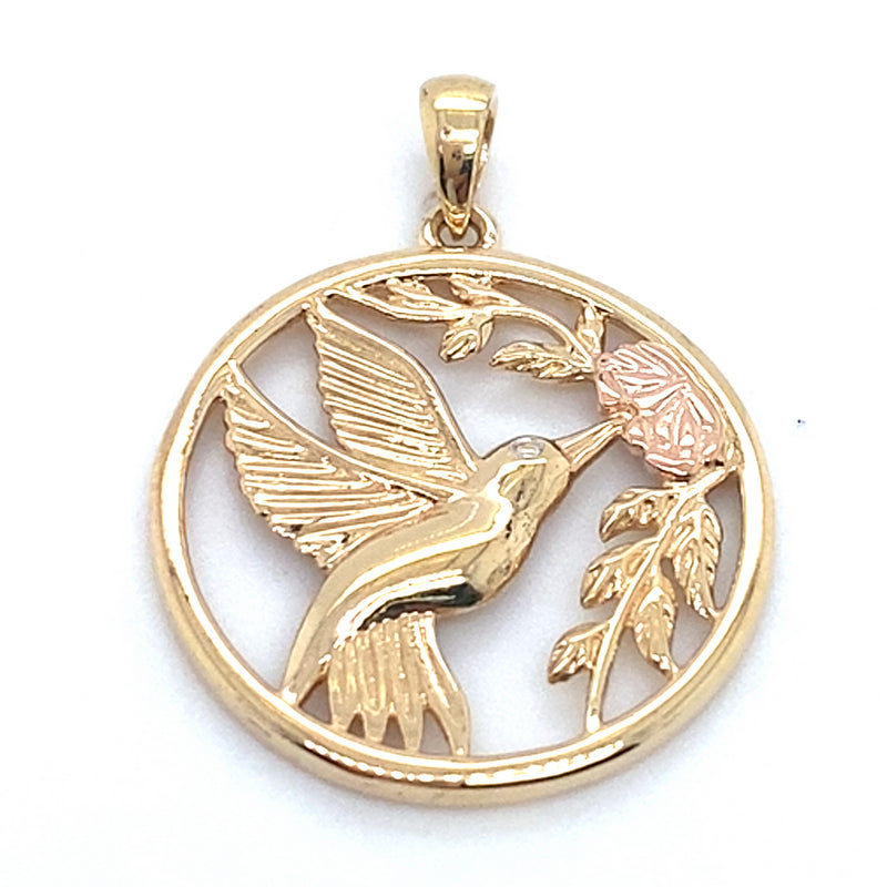 9CT YELLOW & ROSE GOLD HUMMINGBIRD & FLOWERS IN ROUND PENDANT