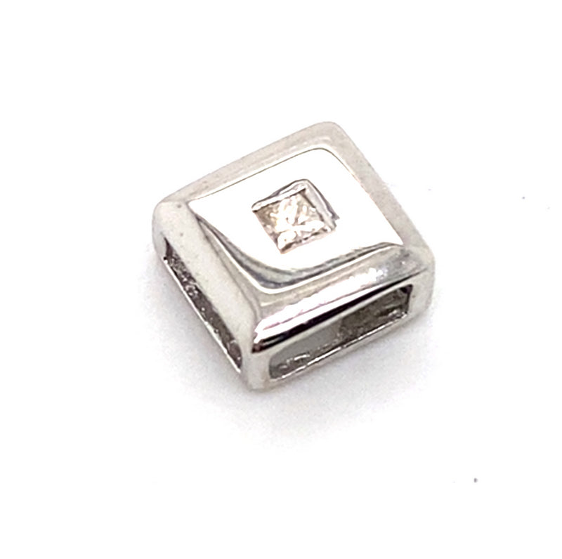 9CT WHITE GOLD PRINCESS CUT HAMMER SET DIAMOND PENDANT