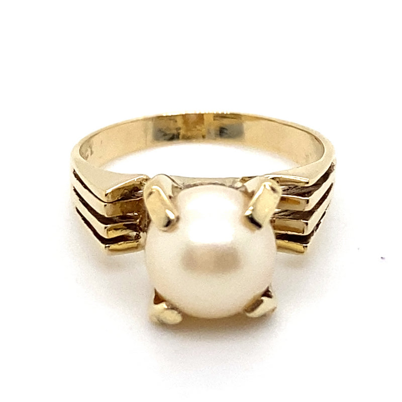 9CT YELLOW GOLD CULTURED PEARL SET IN SPLIT SHOULDER DRESS RING