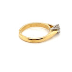 18CT YELLOW & WHITE GOLD POINTED SHOULDER DIAMOND DRESS RING VALUED @ $2699