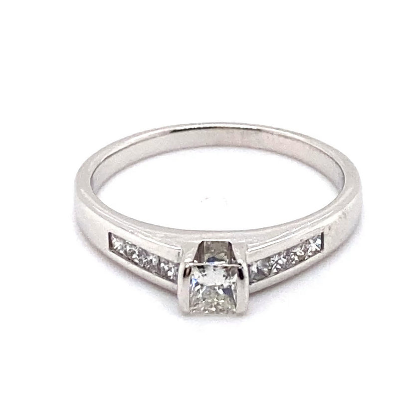18CT WHITE GOLD THICKENED TOP STYLE DIAMOND DRESS RING VALUED @ $3699