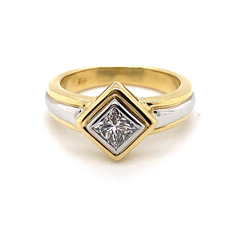 18CT YELLOW & WHITE GOLD BEZEL SET DIAMOND DRESS RING VALUED @ $5499