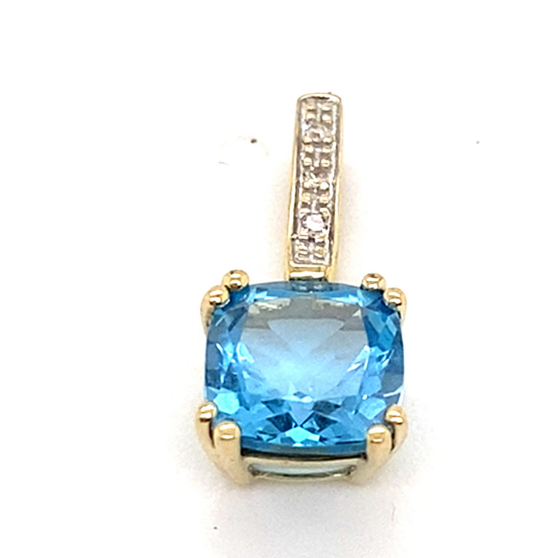 10CT YELLOW GOLD TOPAZ & DIAMOND PENDANT