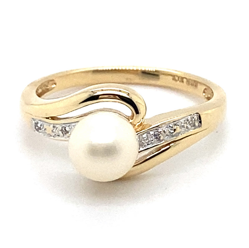 9CT YELLOW GOLD CULTURED PEARL AND DIAMOND DRESS RING
