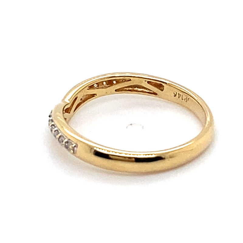 9CT YELLOW GOLD DIAMONDS SET IN V SHAPE DRESS RING