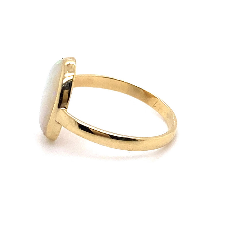 9CT YELLOW GOLD OVAL CABOCHON CUT OPAL DRESS RING VALUED @ $1899