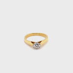 18CT YELLOW & WHITE GOLD POINTED SHOULDER DIAMOND DRESS RING VALUED @ $2699