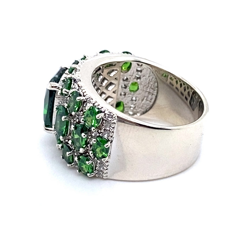GREEN & WHITE CUBIC ZIRCONONIAS SET IN WIDE SILVER RING TW 15.9g
